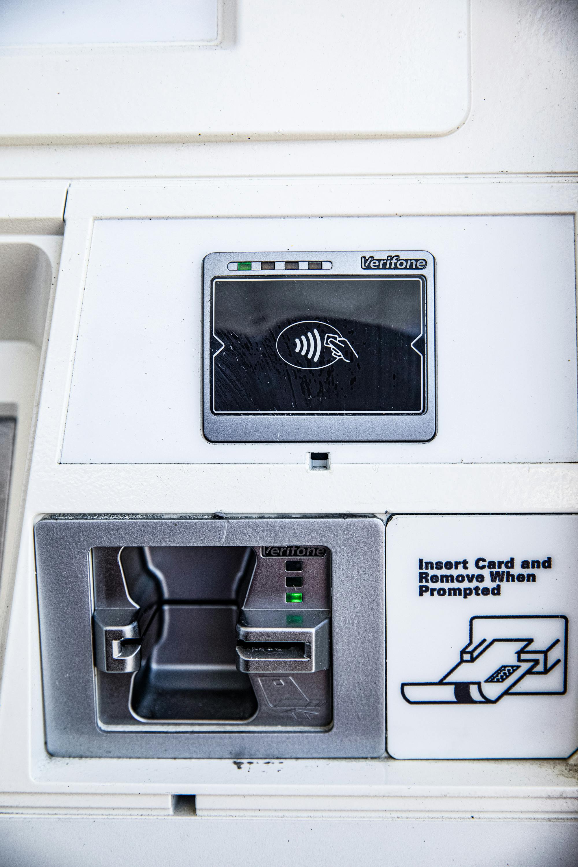 Using ATMs | ATMの使い方